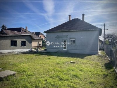 Eladó családi ház Vecsés