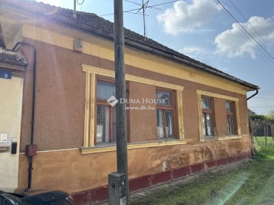 Eladó családi ház Cegléd