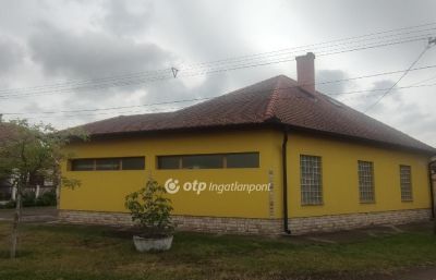 Eladó családi ház Jászberény