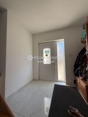 Eladó családi ház Vecsés