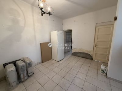 Eladó családi ház Budapest
