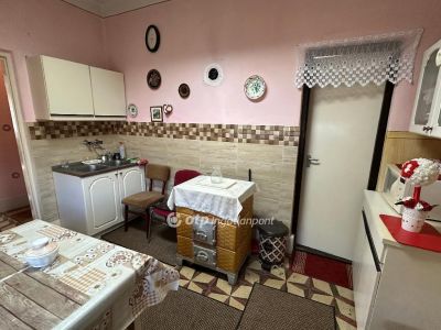 Eladó családi ház Nyírparasznya