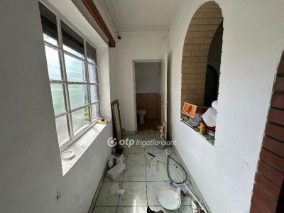 Eladó családi ház Tiszadada