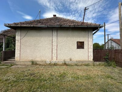 Eladó családi ház Tiszadada
