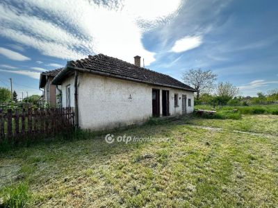 Eladó családi ház Tiszadada