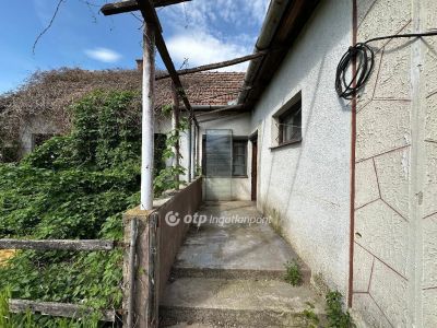 Eladó családi ház Tiszadada