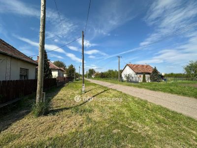 Eladó családi ház Tiszadada