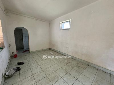 Eladó családi ház Tiszadada
