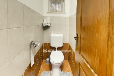 Eladó családi ház Szekszárd
