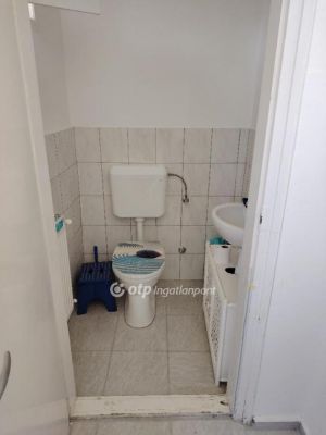 Eladó családi ház Véménd