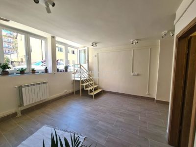 Eladó utcai bejáratú üzlethelység Budapest