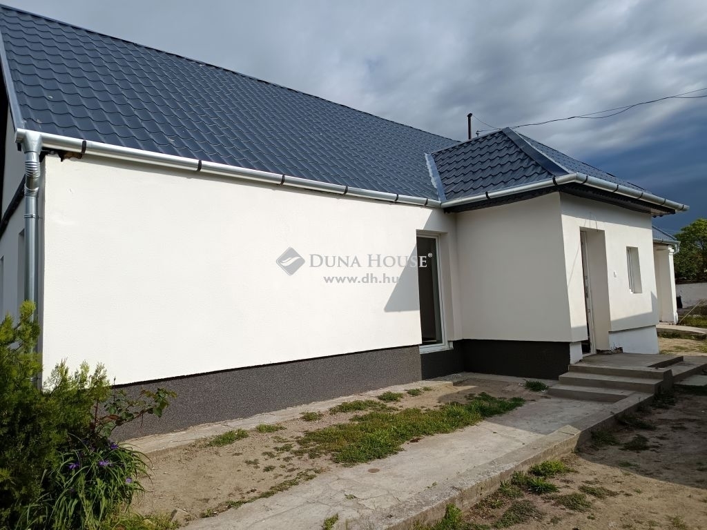 Eladó családi ház Tápiószentmárton