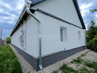 Eladó családi ház Tápiószentmárton