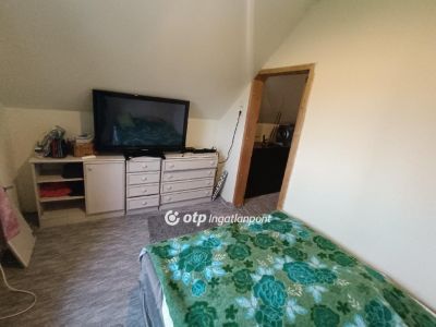 Eladó családi ház Dömsöd