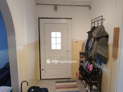 Eladó családi ház Dömsöd