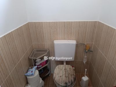 Eladó családi ház Dömsöd