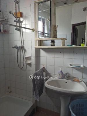 Eladó családi ház Érd