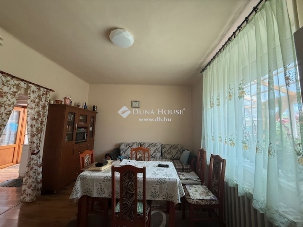 Eladó családi ház Monor