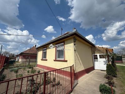 Eladó családi ház Monor