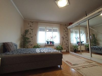 Eladó családi ház Gyöngyösoroszi