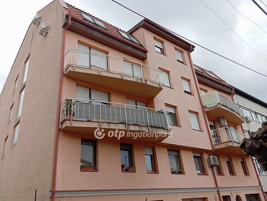 Eladó lakás Gyöngyös