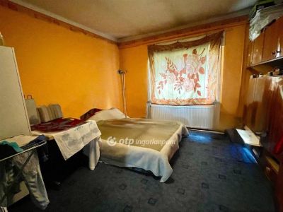 Eladó családi ház Csongrád