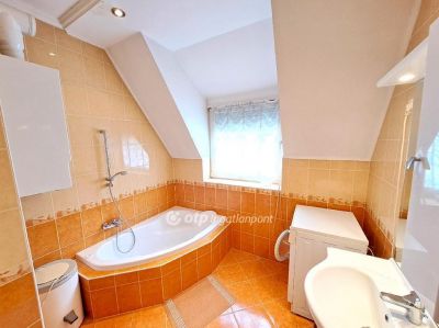 Eladó lakás Kecskemét