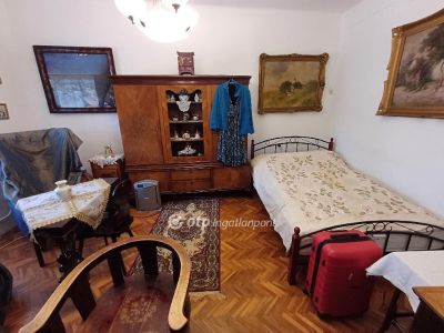 Eladó családi ház Csongrád