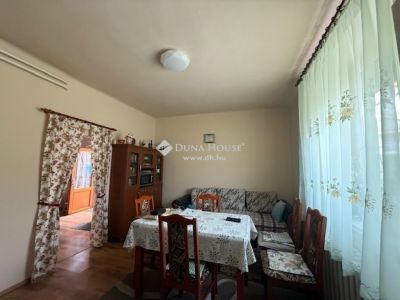 Eladó családi ház Monor