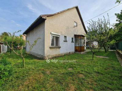 Eladó családi ház Balatonkenese Balatonakarattya