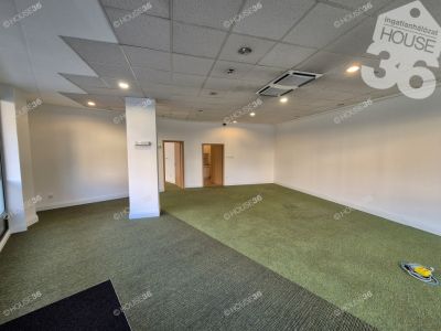 Kiadó irodahelység irodaházban Kecskemét