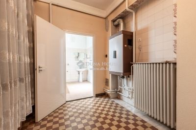 Eladó családi ház Budapest