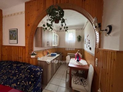 Eladó családi ház Beszterec