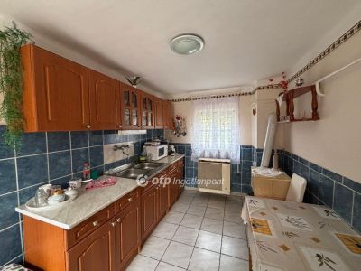 Eladó családi ház Beszterec