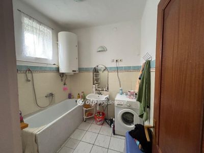 Eladó családi ház Beszterec