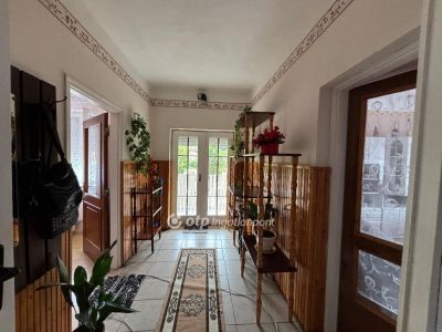 Eladó családi ház Beszterec
