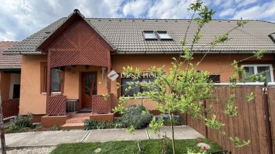 Eladó családi ház Szirmabesenyő