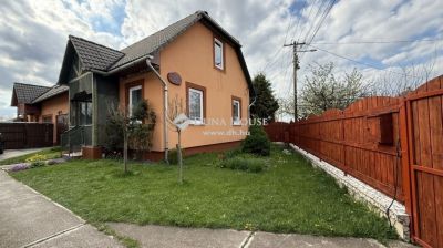 Eladó családi ház Szirmabesenyő