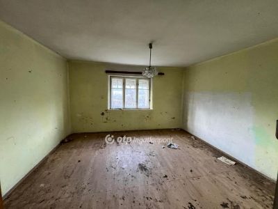 Eladó családi ház Hencida