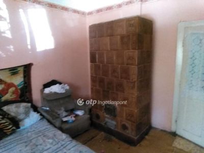 Eladó családi ház Hencida