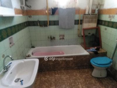 Eladó családi ház Hencida