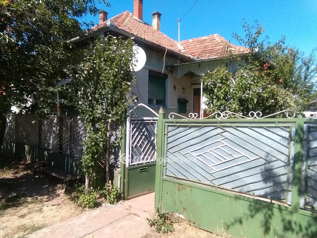 Eladó családi ház Hencida