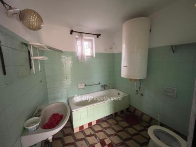 Eladó családi ház Hencida