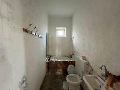 Eladó családi ház Hencida