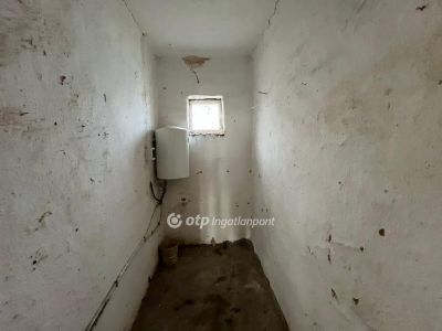 Eladó családi ház Hencida