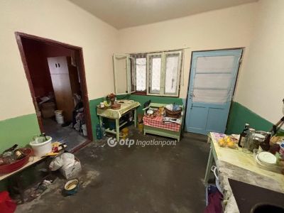 Eladó családi ház Szikszó