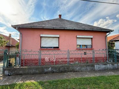 Eladó családi ház Szikszó