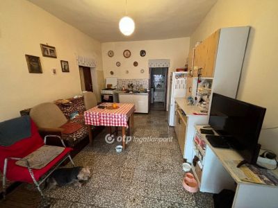 Eladó családi ház Szikszó