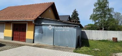 Eladó családi ház Tápiószecső