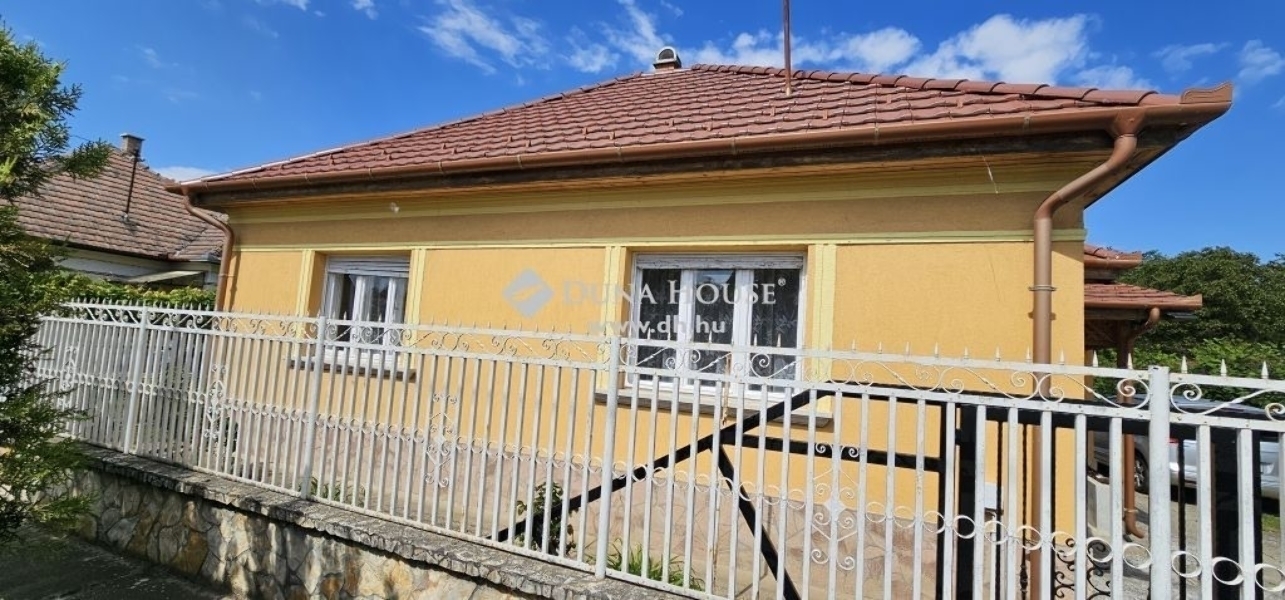 Eladó családi ház Tápiószecső